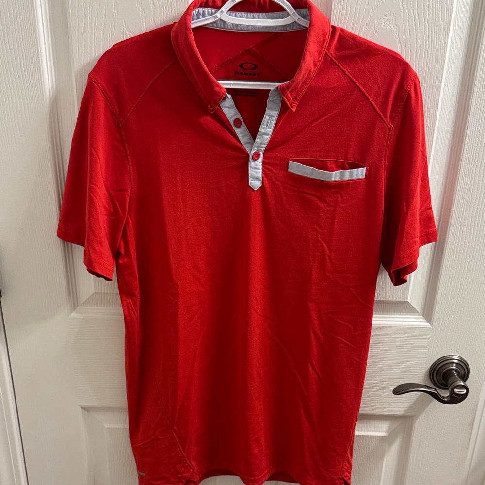 Oakley Men's Polo Shirt in Red